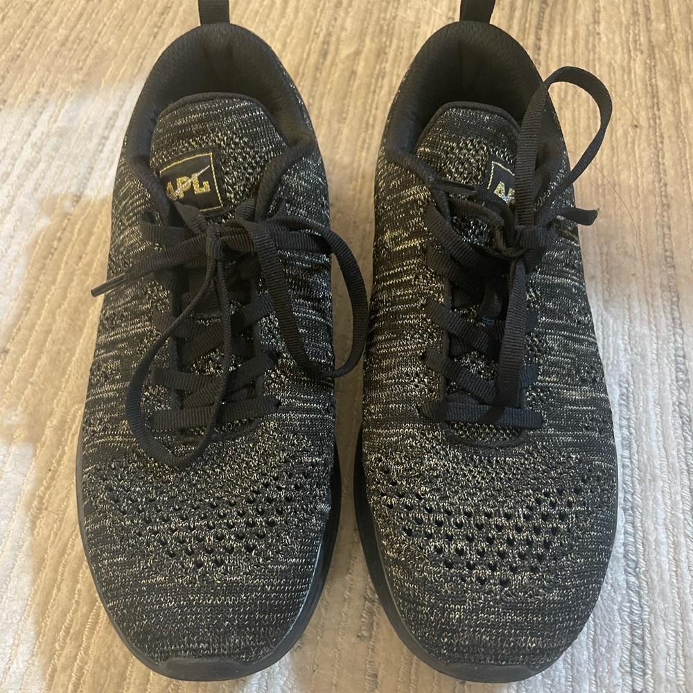Womens APL Athletic Propulsion Labs Techloom Pro Black Gold Athletic Shoes 9